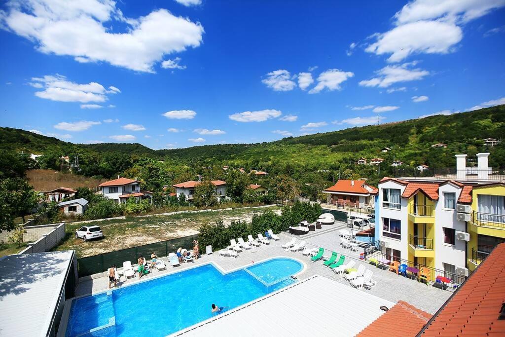 Modern Delux Apartments In Flowers&Pool Private Complex Balchik Luaran gambar